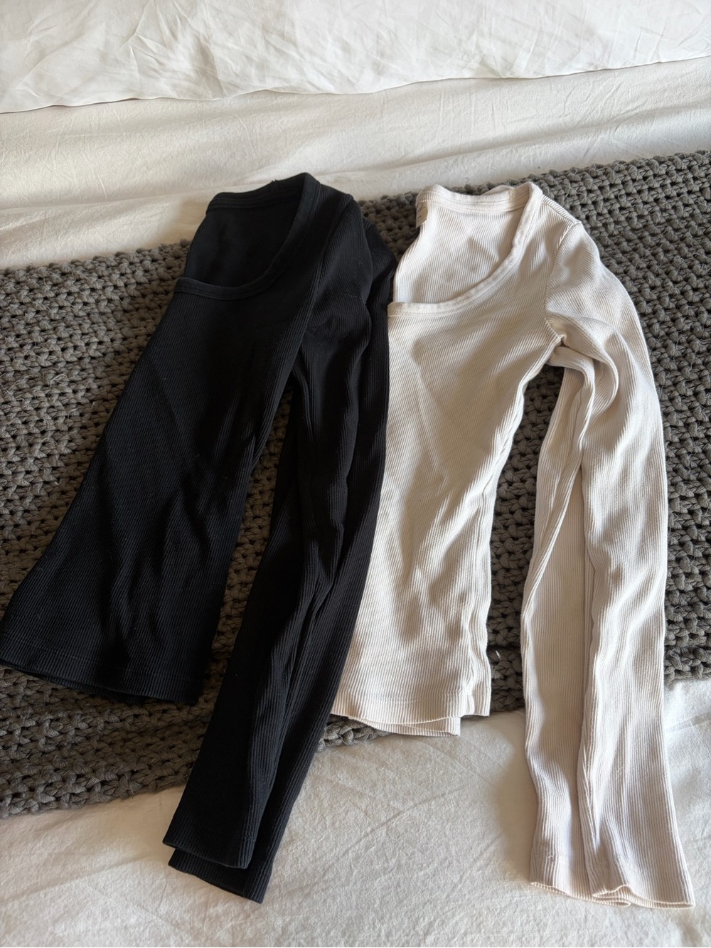 Universal Thread Ribbed Scoop Neck Long-Sleeve Tops - Black & Cream